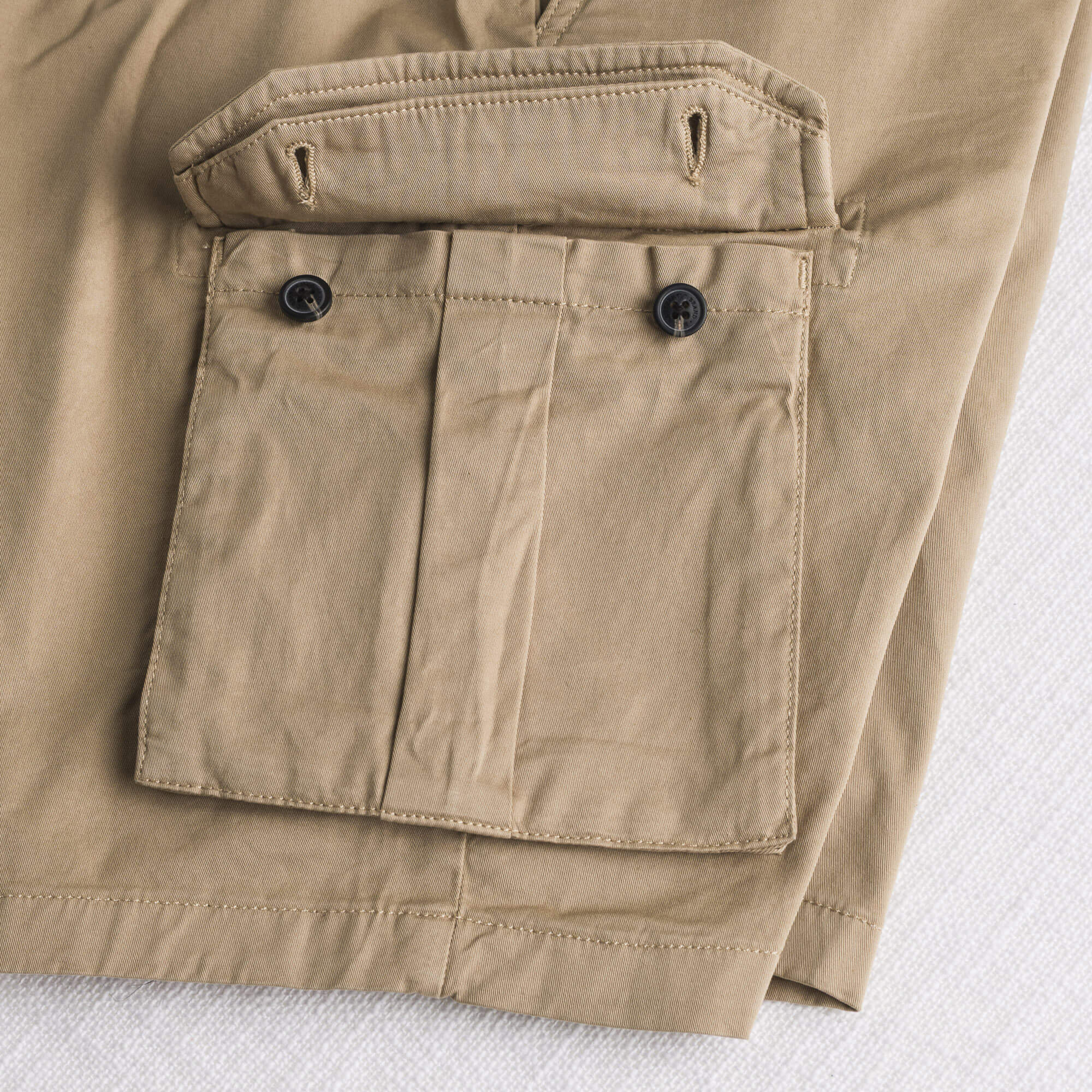 Bermuda cargo in gabardina stretch - Khaky - Image 5
