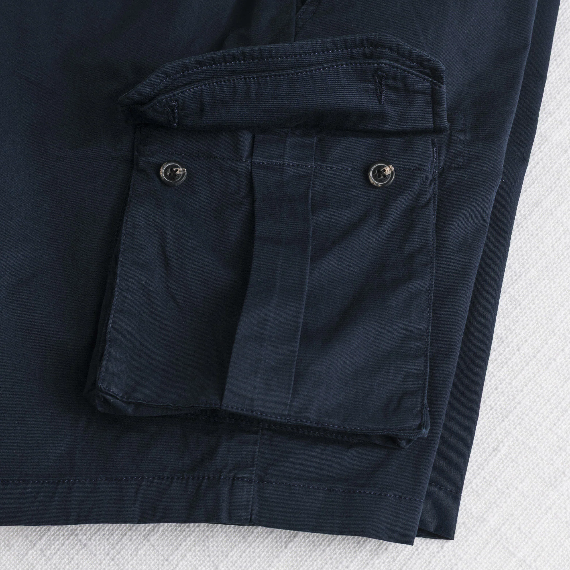 Bermuda cargo in gabardina stretch - Navy Blue - Image 5