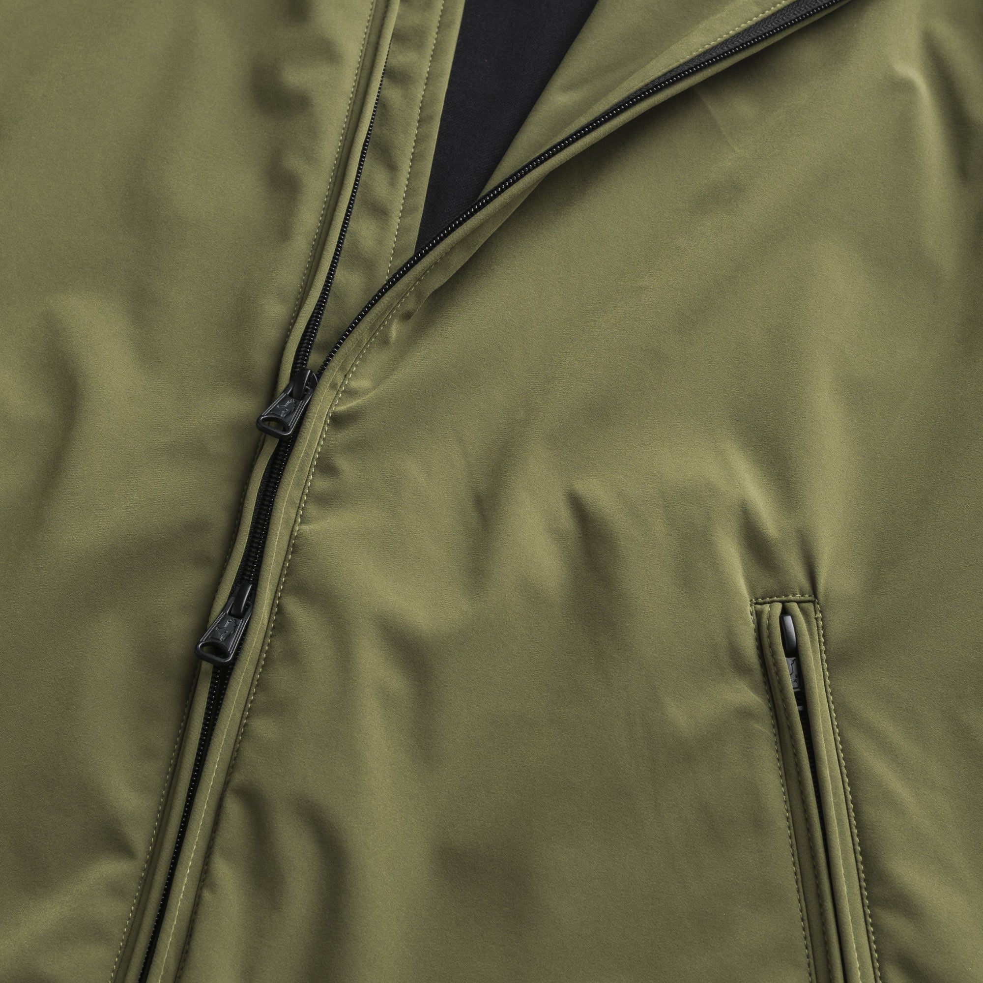 Giacca Softshell con cappuccio - Dark Olive - Image 4