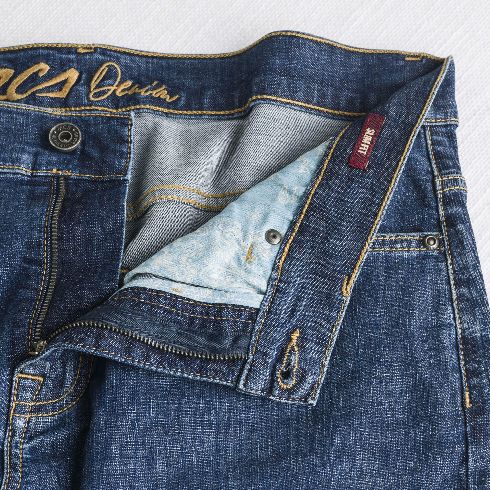 Jeans Leggero Essential Slim - Mid Blue - Image 4