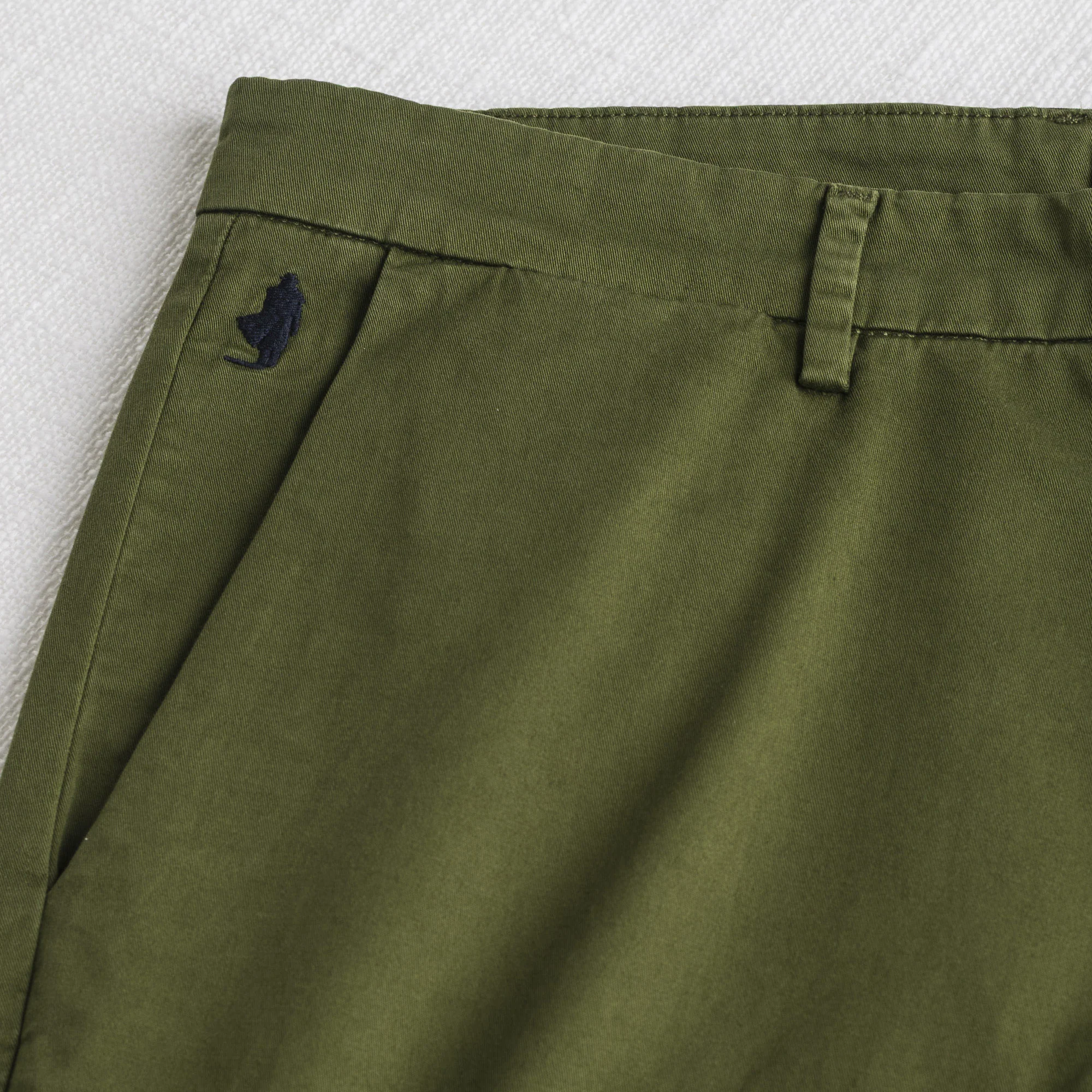 Pantalone chino corto in gabardina stretch - Dark Olive - Image 3