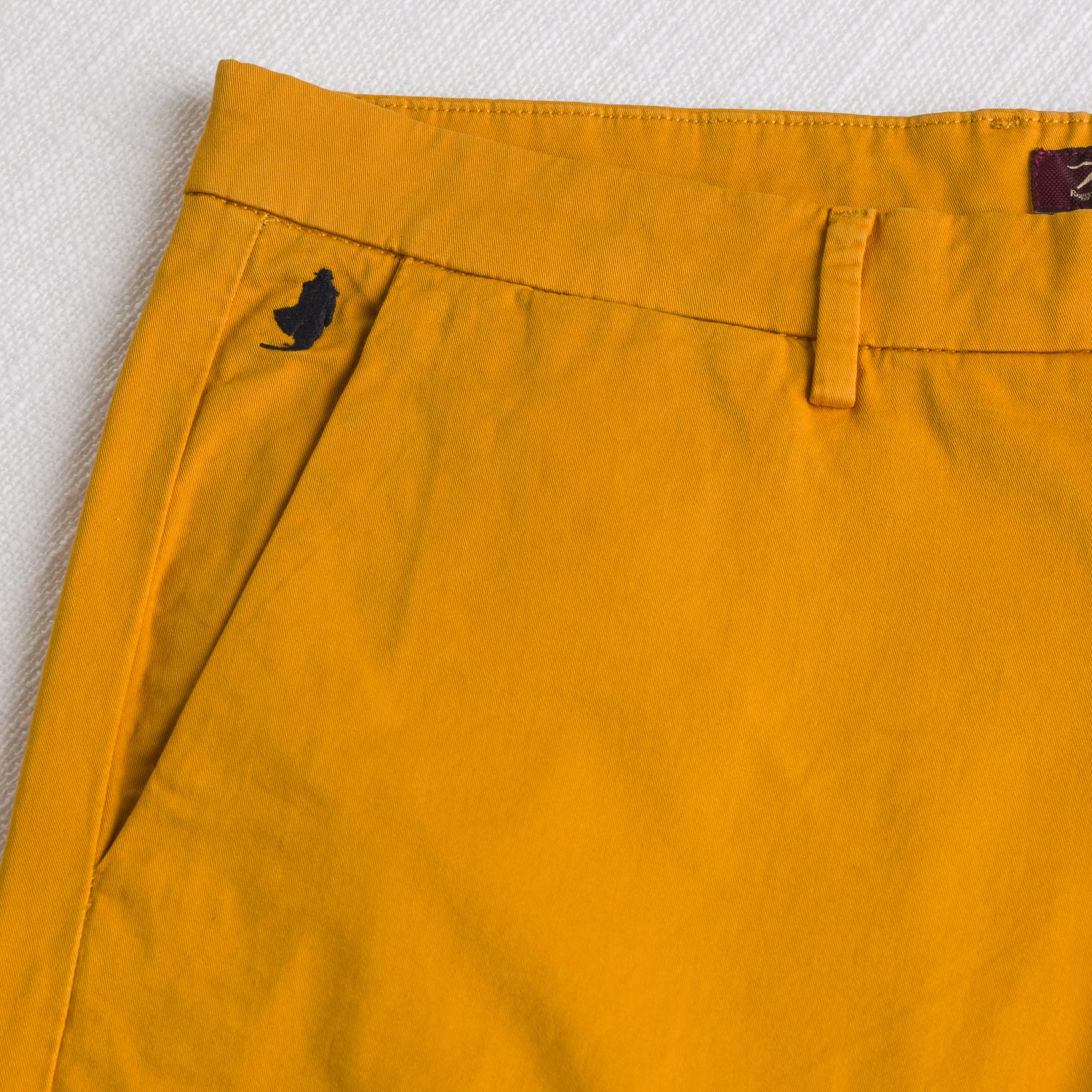 Pantalone chino corto in gabardina stretch - Gold Yellow - Image 3