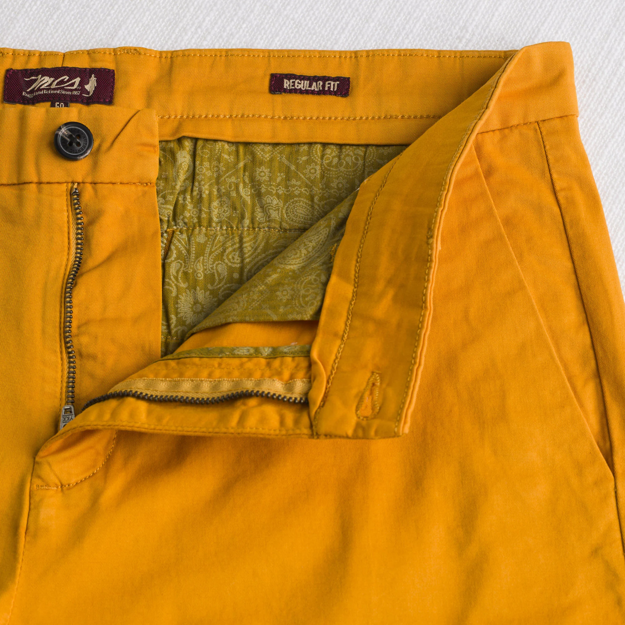 Pantalone chino corto in gabardina stretch - Gold Yellow - Image 4