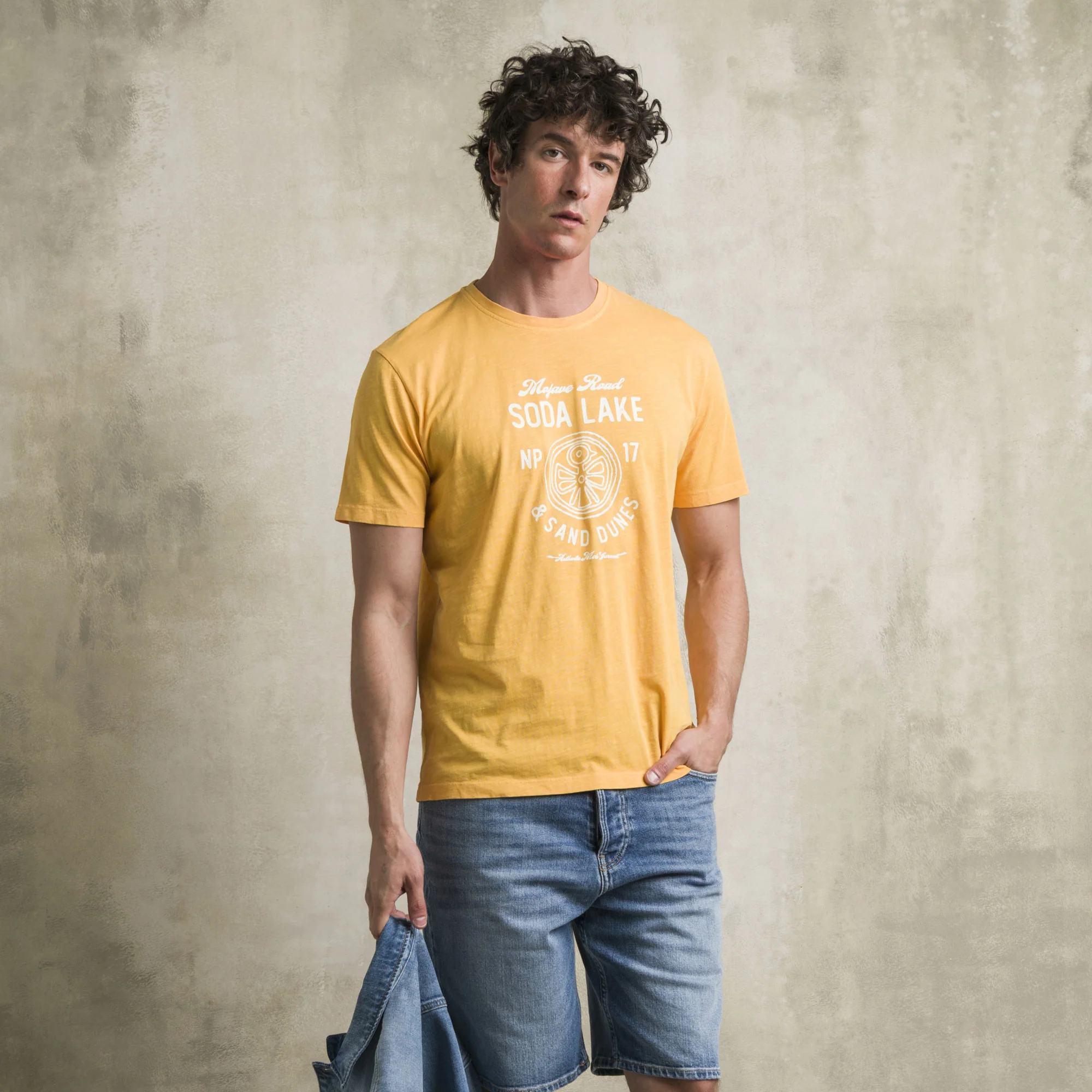 T-shirt 100% jersey di cotone fiammato con stampa lettering - Gold Yellow - Image 4
